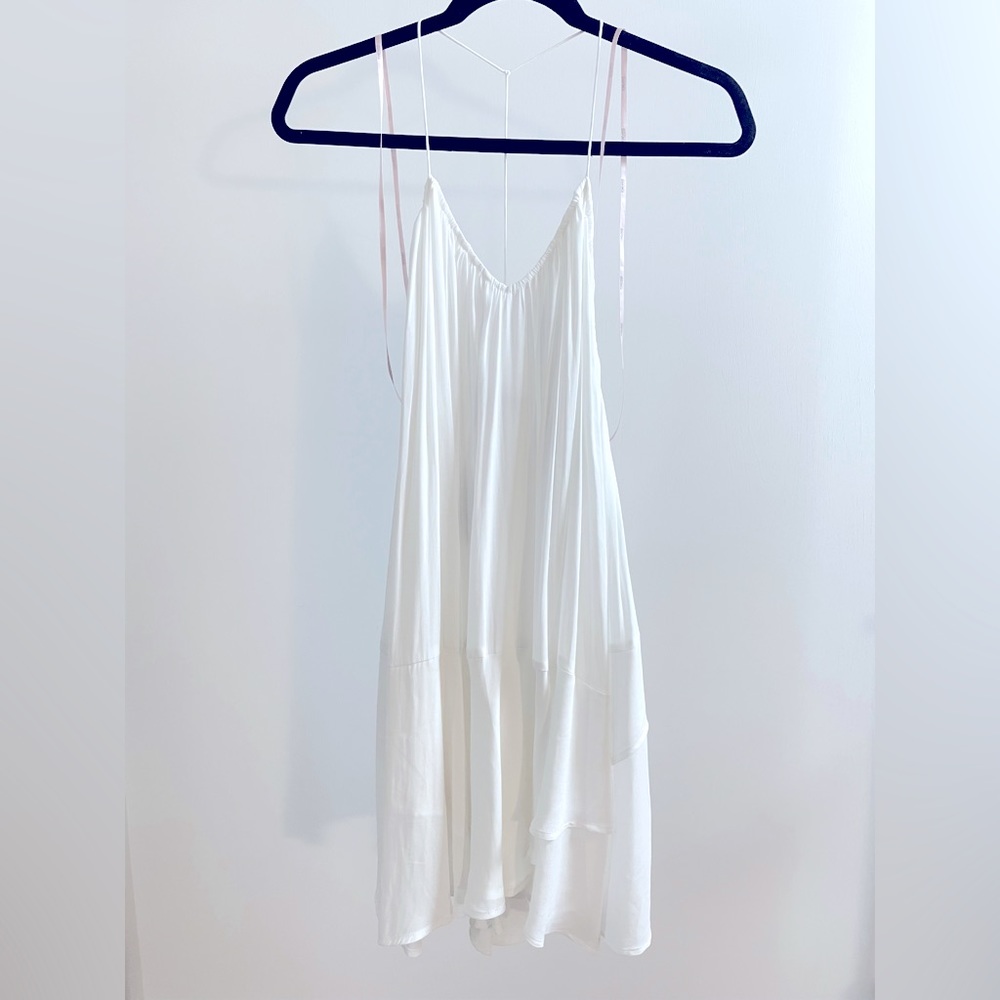 NWT Forever 21 Contemporary White Flowy Dress